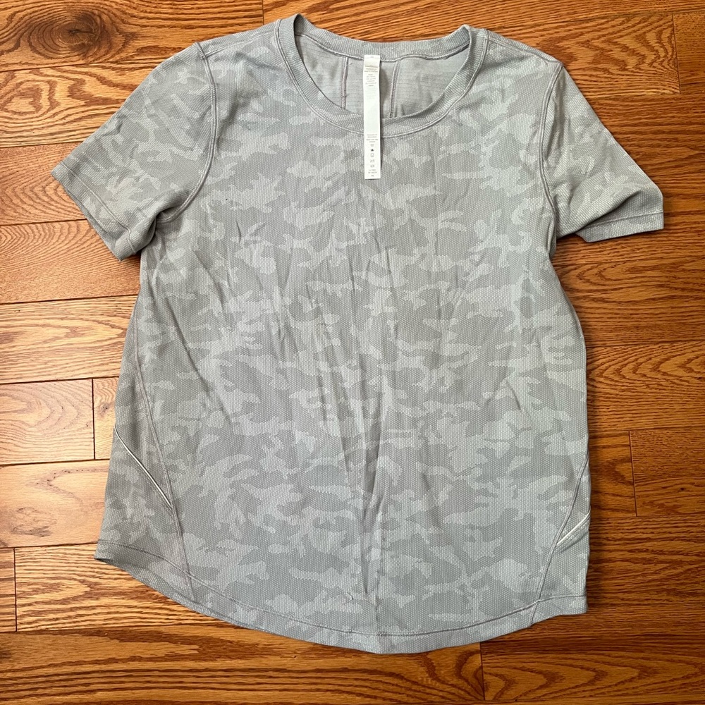 Swiftly tech relaxed fit short sleeve.